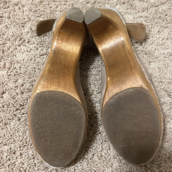 Anthropologie Miss Albright Flower Clogs size 8 - Picture 6 of 6